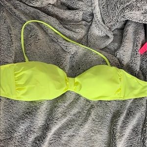 Women’s strapless bathing suit top